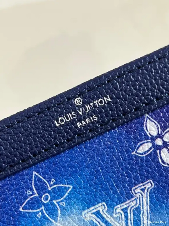 Aaa replica ru LOUIS WEARABLE GASTON VUITTON 0627